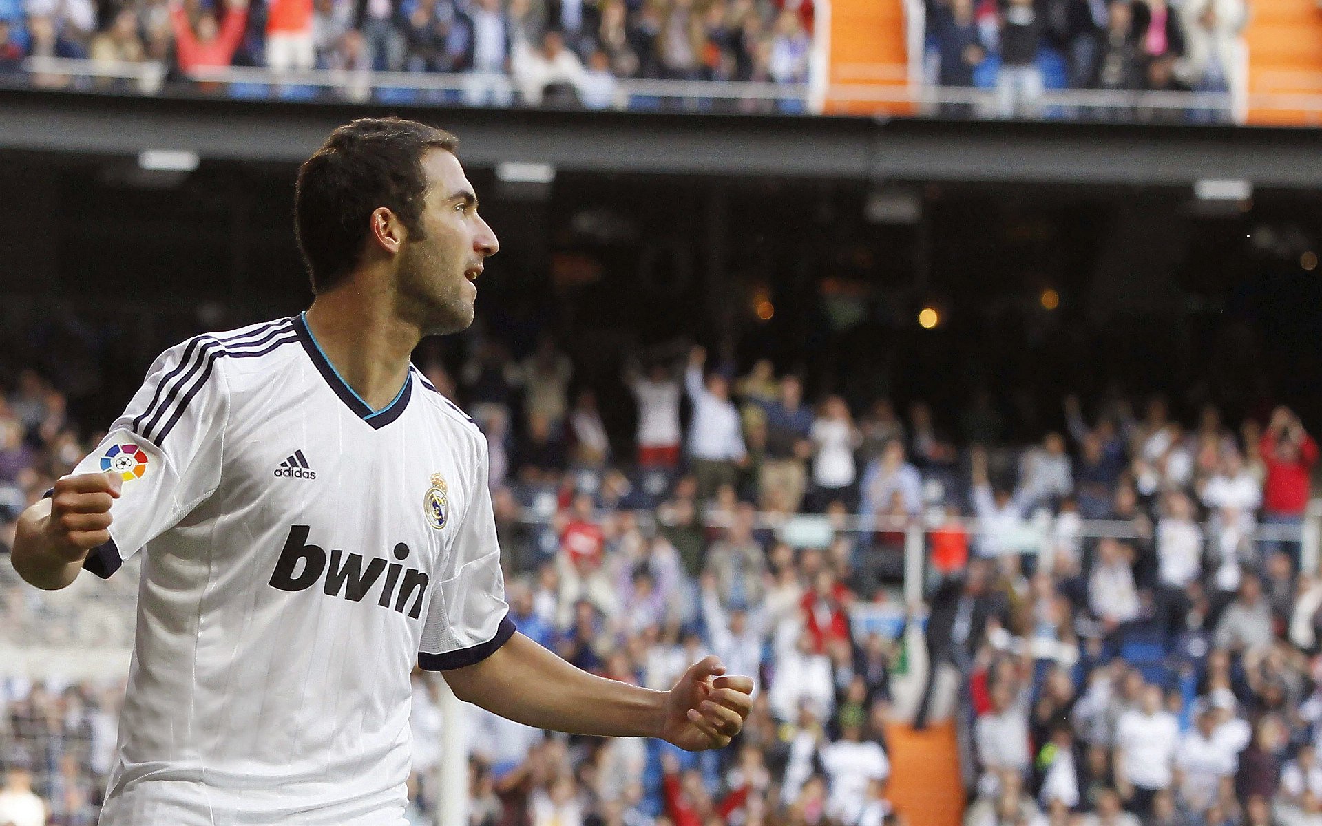 法网最新形势：多特蒙德高居榜首，丹佛掘金强势追赶，冠军归属成迷